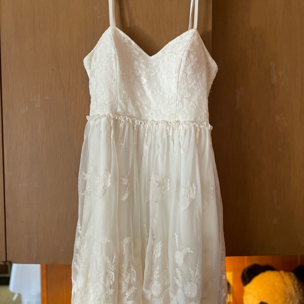 Elegant White Lace Dress NWOT
